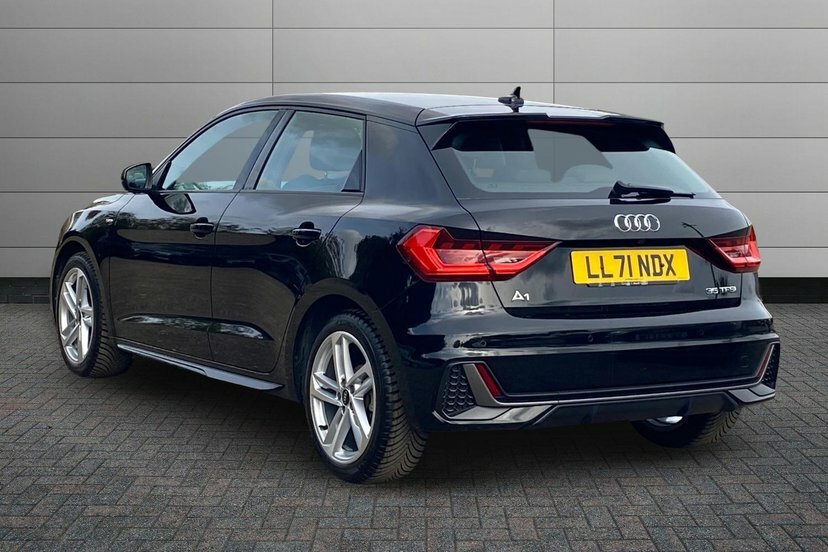 Audi A1 1.5 Tfsi 35 S Line Sportback S Tronic Black #3