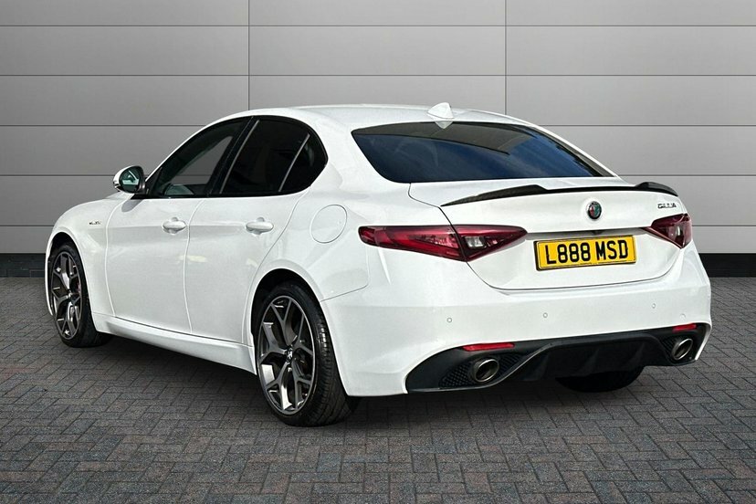 Alfa Romeo Giulia 2.0T Veloce Saloon 280 Ps White #3