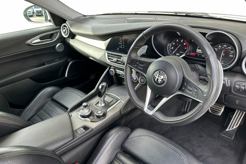 Alfa Romeo Giulia 2.0T Veloce Saloon 280 Ps White #6