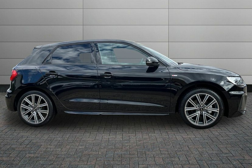 Audi A1 1.0 Tfsi 30 S Line Sportback S Tronic Black #4