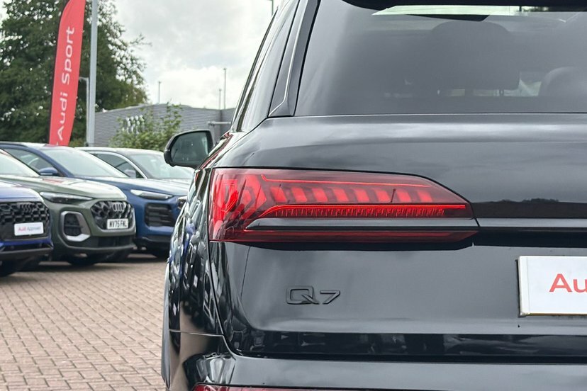 Audi Q7 55 Tfsi Quattro Black Edition Tiptronic Cs Black #17