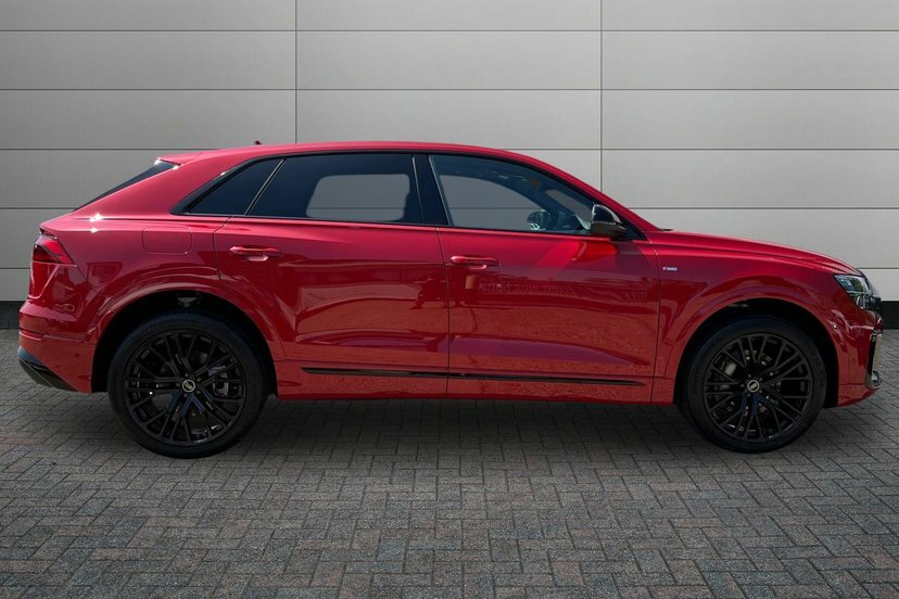 Audi Q8 3.0 Tdi V6 Black Edition Tiptronic Quattro Red #4