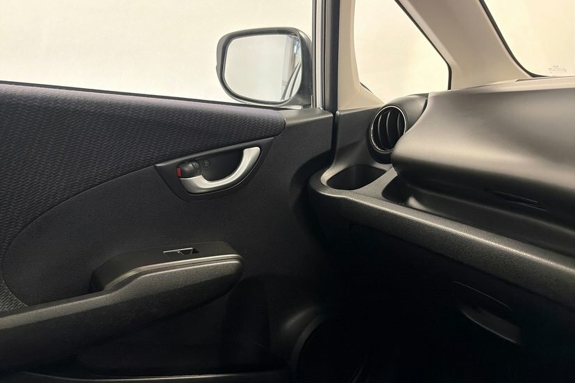Honda Jazz 1.3L I-vtec Es 98 Bhp Silver #14