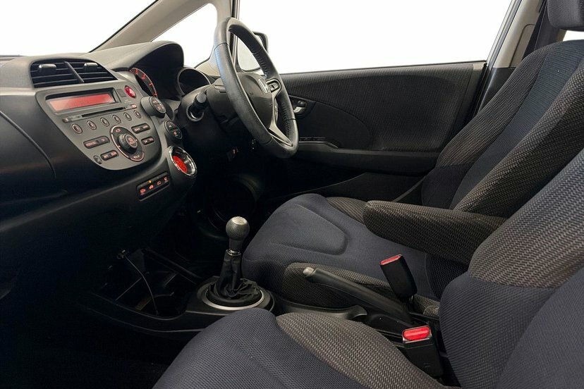 Honda Jazz 1.3L I-vtec Es 98 Bhp Silver #2