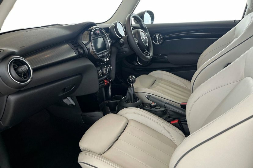 Mini Hatch 1.5 Cooper Exclusive White #2
