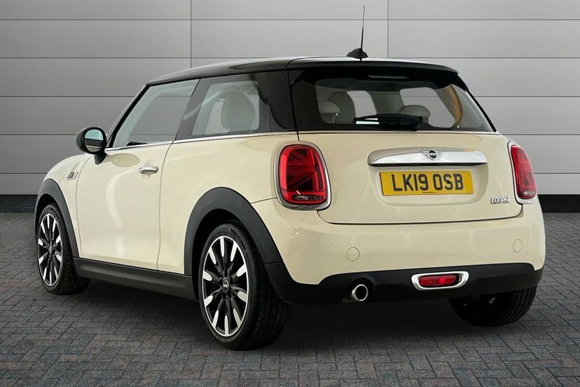 Mini Hatch 1.5 Cooper Exclusive White #3