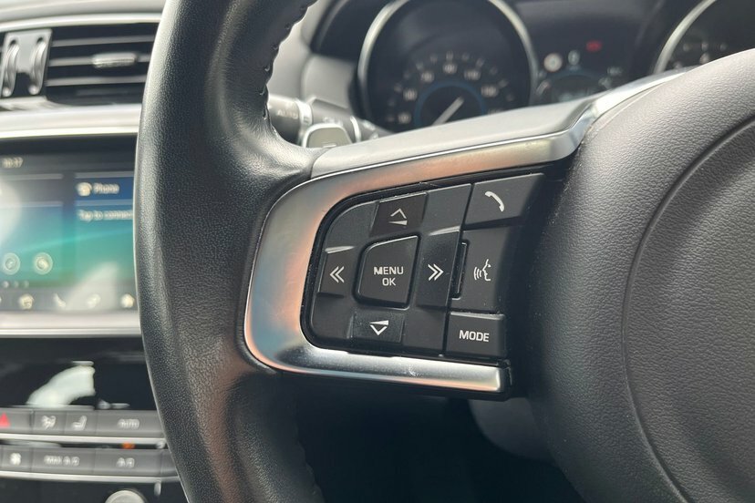 Jaguar XE 2.0D R-sport Black #16
