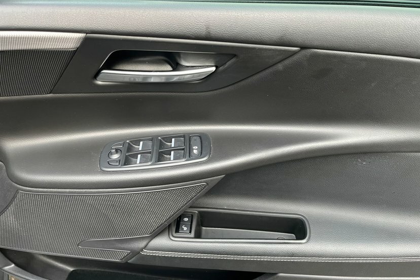 Jaguar XE 2.0D R-sport Black #11