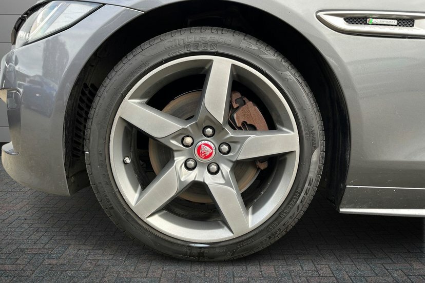 Jaguar XE 2.0I Gpf R-sport Saloon 250 Ps Grey #5