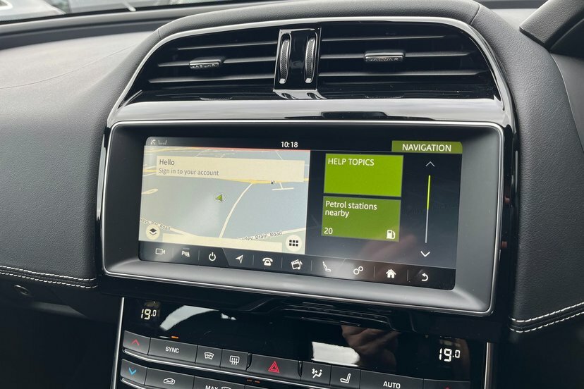 Jaguar XE 2.0D R-sport Black #22