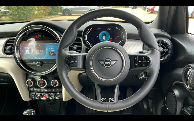 Mini Hatch 5-Door Hatch Cooper Exclusive Black #5