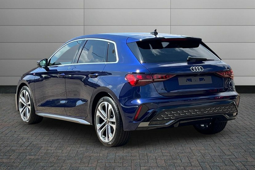 Audi A3 1.5 Tfsi 30 S Line Sportback S Tronic Blue #3