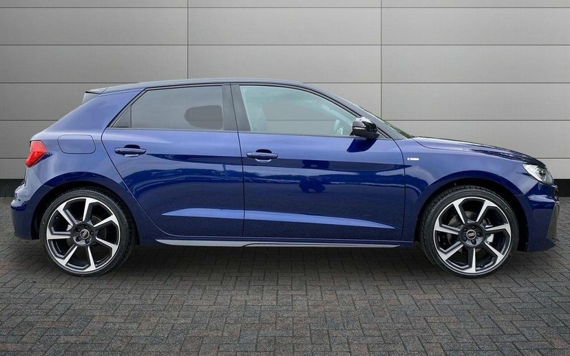 Audi A1 1.0 Tfsi 30 Black Edition Sportback S T Blue #4