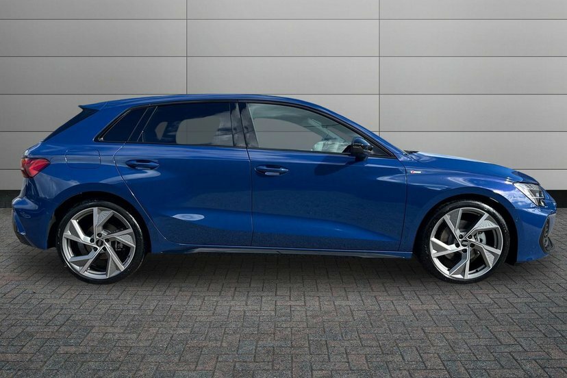 Audi A3 1.5 Tfsi Black Edition Sportback S Tron Blue #4