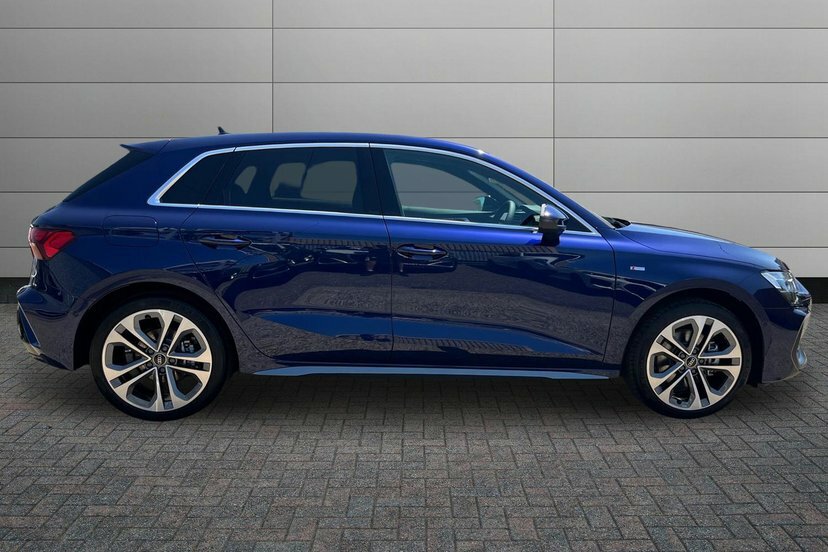 Audi A3 1.5 Tfsie S Line Sportback Plug-in Hybr Blue #4