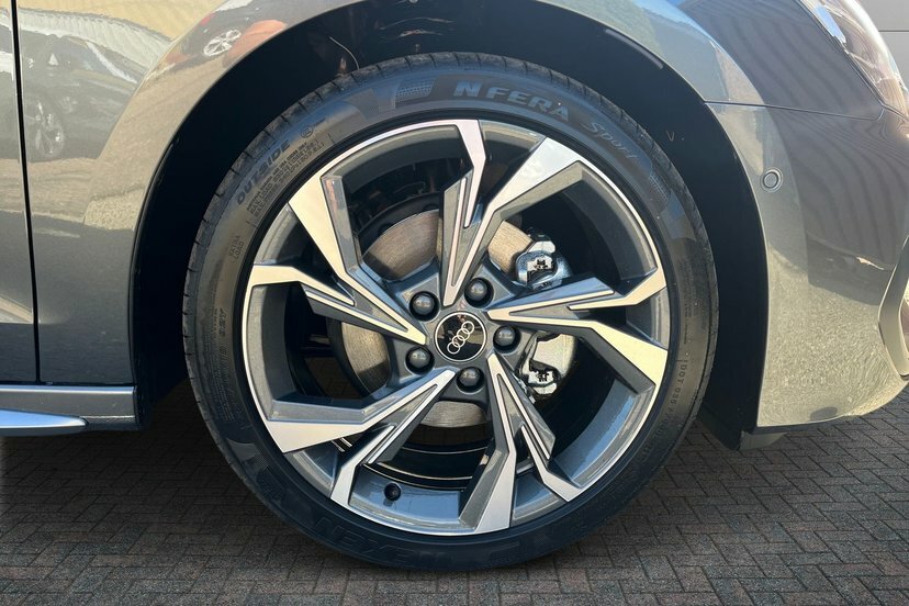 Audi A3 1.5 Tfsi S Line Sportback S Tronic 150 Grey #5