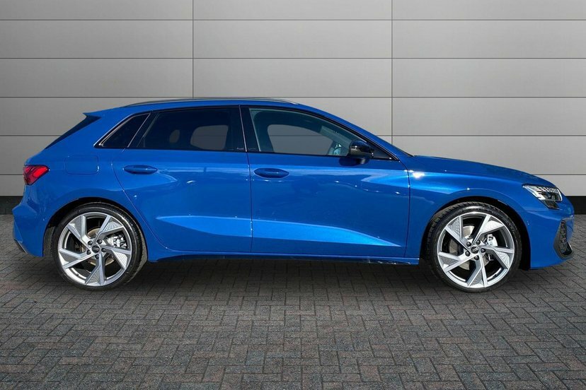 Audi A3 1.5 Tfsi Black Edition Sportback S Tron Blue #4