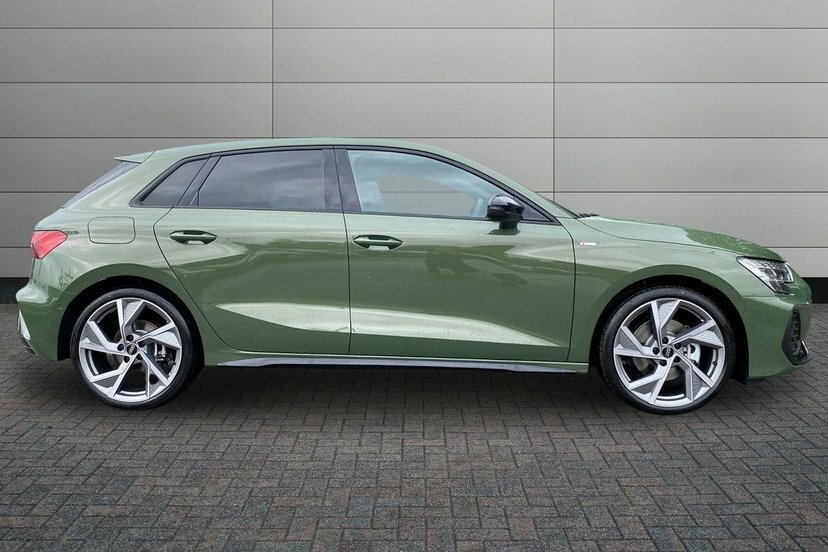 Audi A3 1.5 Tfsi Black Edition Sportback S Tron Green #4