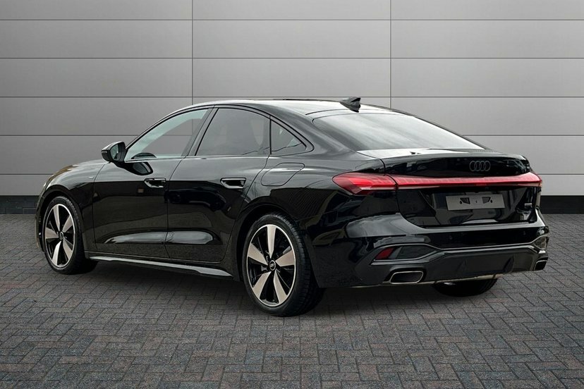 Audi A5 2.0 E-hybrid 25.9Kwh Black Edition Saloon Petr Black #3