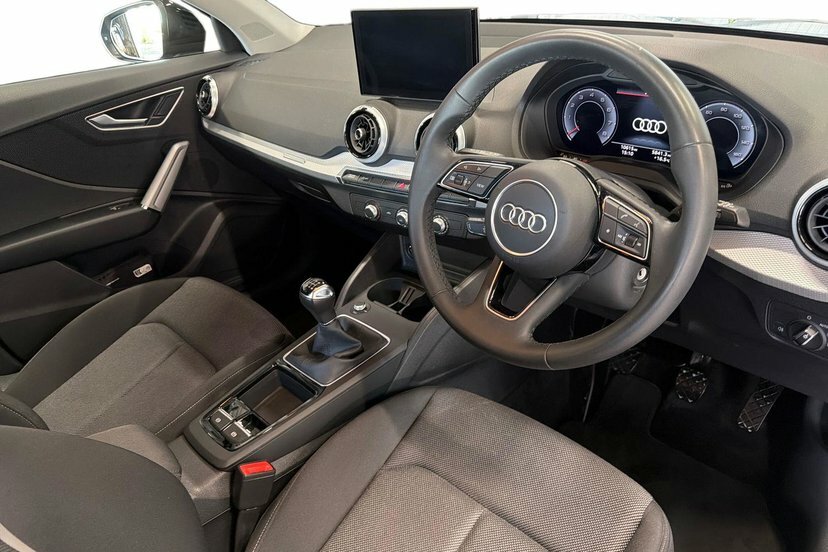 Audi Q2 1.0 Tfsi 30 Sport Suv 116 Ps Black #6