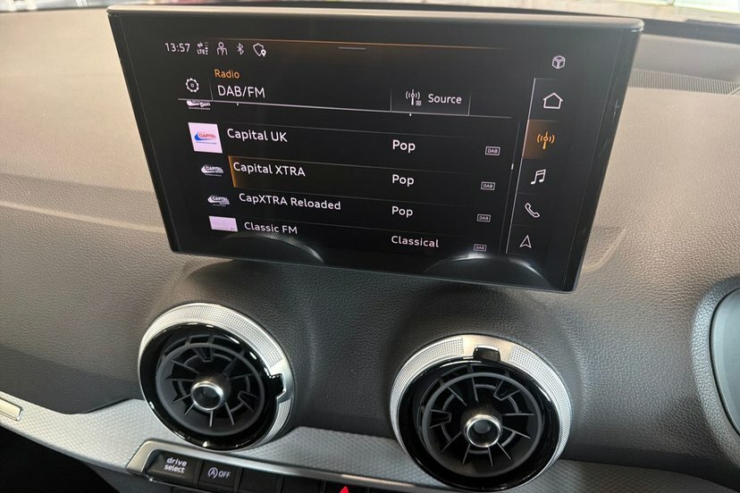 Audi Q2 35 Tfsi Sport S Tronic Grey #33