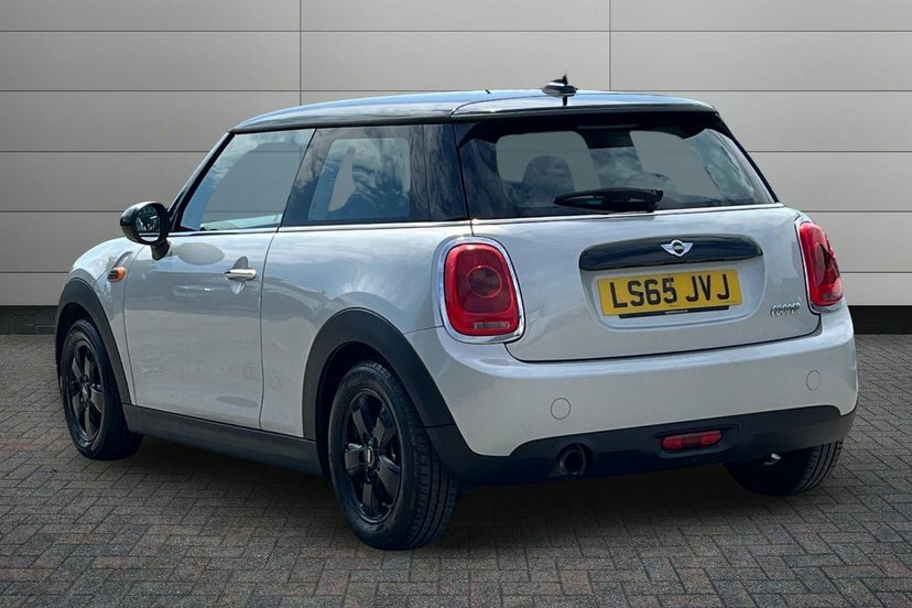 Mini Hatch 1.5 Cooper Hatchback 136 Ps Silver