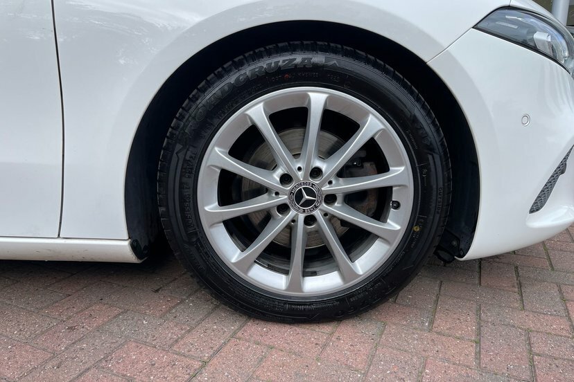 Mercedes-Benz A Class 1.5 A180d Sport Executive Hatchback 7 White #4