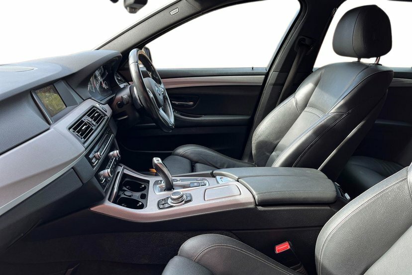 BMW 5 Series 2.0 520D M Sport Touring 190 Ps White #2