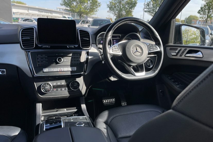 Mercedes-Benz GLE Class Amg Night Edition White #31