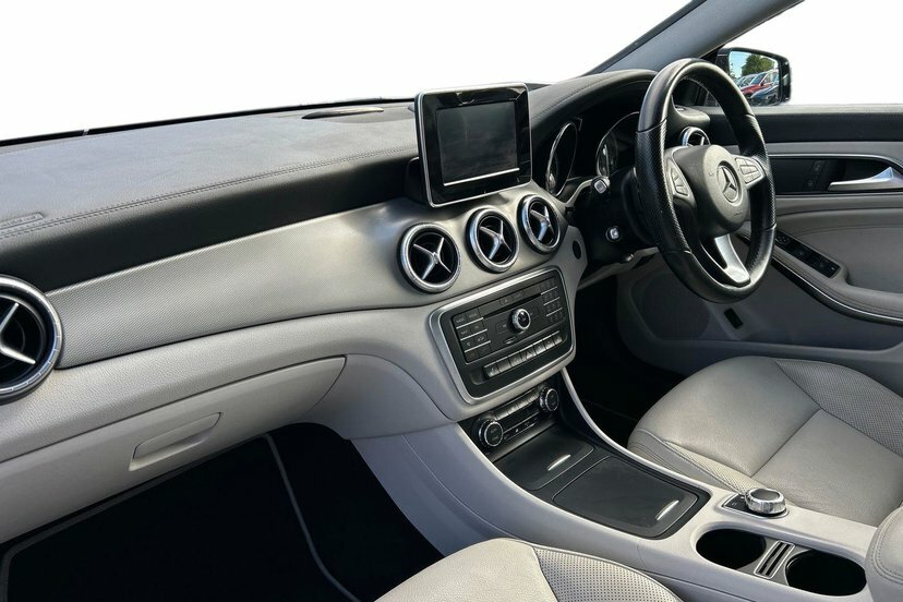 Mercedes-Benz CLA Class Cla220 Sport Cdi Black #9