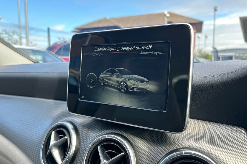 Mercedes-Benz CLA Class Cla220 Sport Cdi Black #41