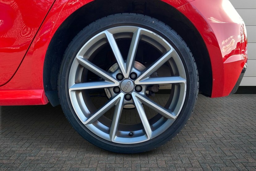 Audi A1 1.4 Tfsi Cod Black Edition Sportback Ma Red #5