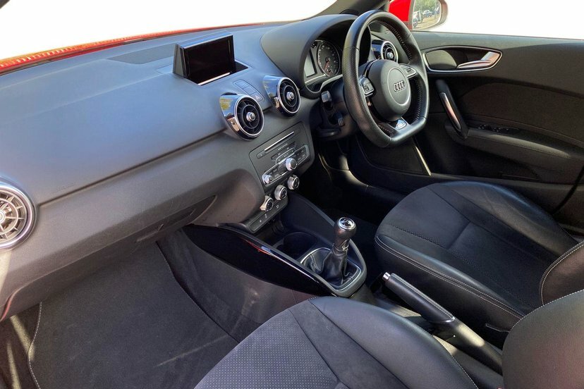 Audi A1 1.4 Tfsi Cod Black Edition Sportback Ma Red #2