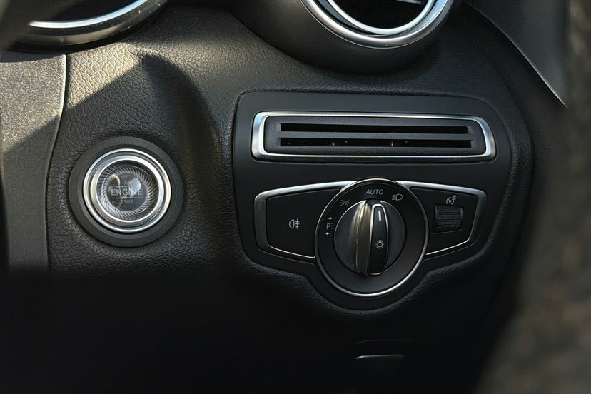 Mercedes-Benz C Class C43 4Matic 9G-tronic White #37