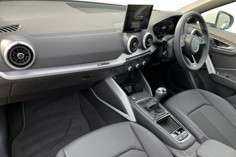 Audi Q2 1.0 Tfsi 30 S Line Suv 116 Ps White #2