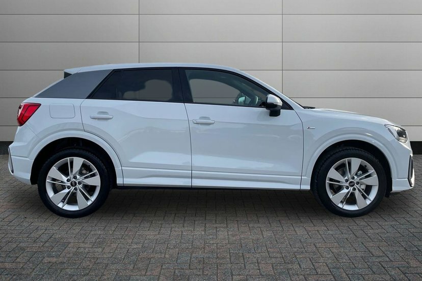 Audi Q2 1.0 Tfsi 30 S Line Suv 116 Ps White #4