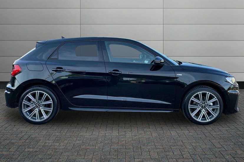 Audi A1 1.0 Tfsi 30 S Line Sportback S Tronic Black #4
