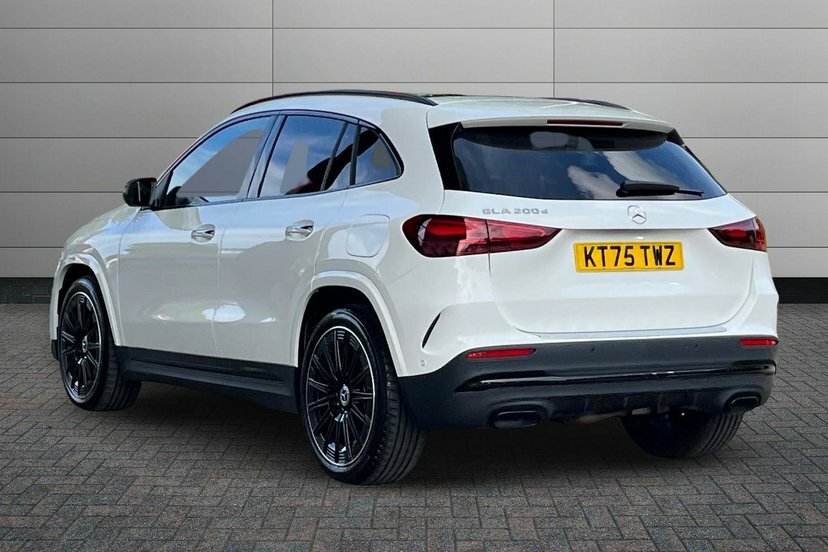 Mercedes-Benz GLA Class Gla200d Amg Line Premium Plus White #2