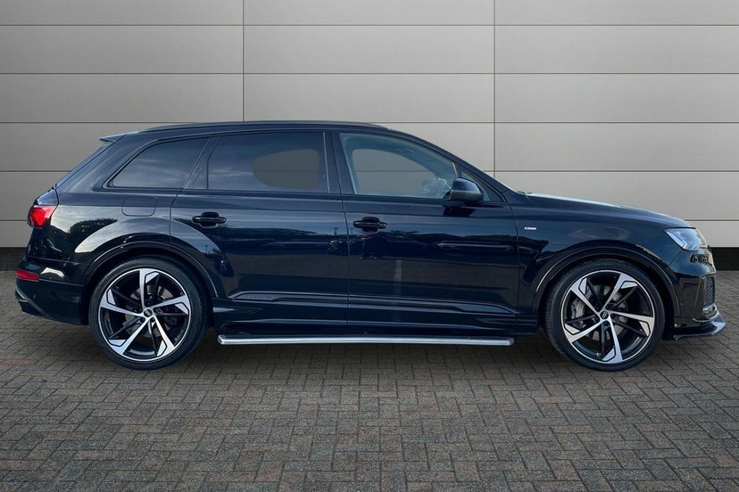 Audi Q7 3.0 Tdi V6 50 Black Edition Suv Tiptron Black #4