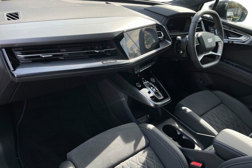 Audi Q4 E Tron 45 Black Edition Sportback 82Kwh White #2