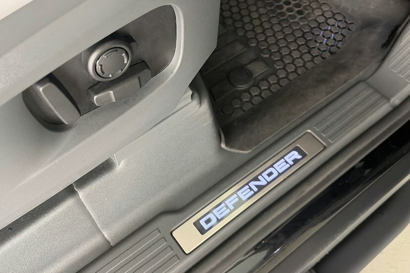 Land Rover Defender 90 3.0 D250 X-dynamic Hse Grey #40