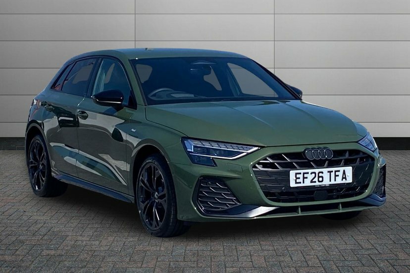 Audi A3 1.5 Tfsie Black Edition Sportback Plug- Green
