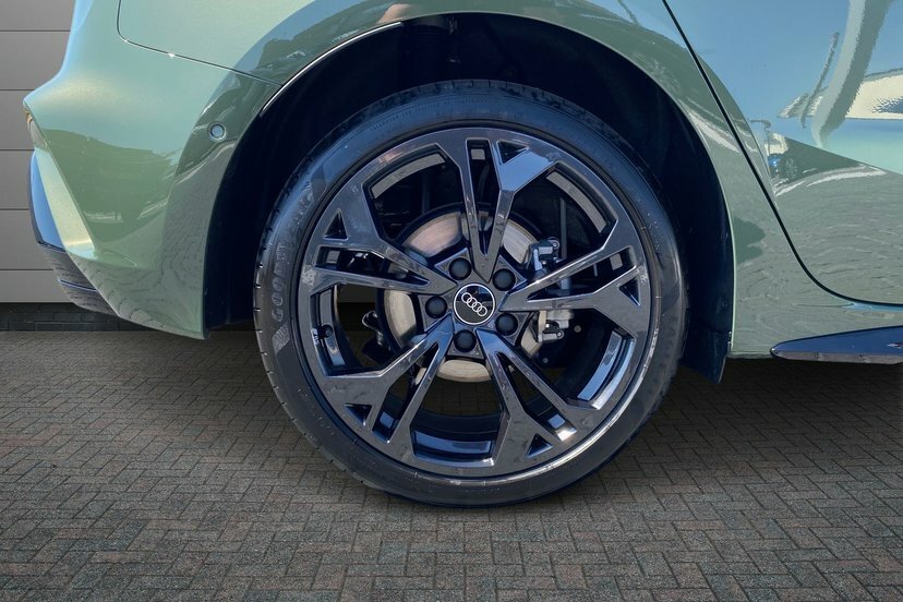 Audi A3 1.5 Tfsie Black Edition Sportback Plug- Green #5