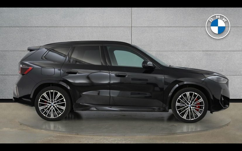 BMW iX1 Ix1 Xdrive30 M Sport Black #3