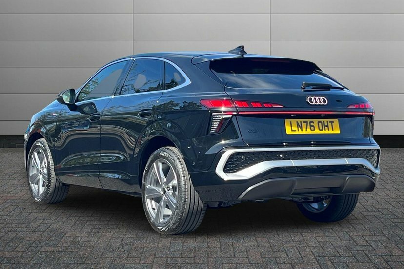Audi Q3 1.5 Tfsi S Line Sportback S Tronic 150 Black #3