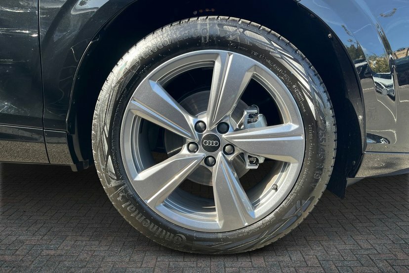 Audi Q3 1.5 Tfsi S Line Sportback S Tronic 150 Black #5