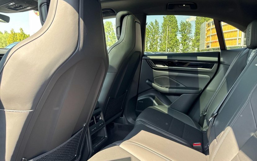 Porsche Macan 100Kwh Gts Black #9