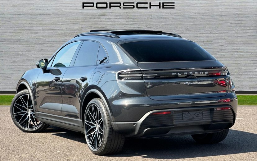 Porsche Macan 100Kwh Gts Black #3