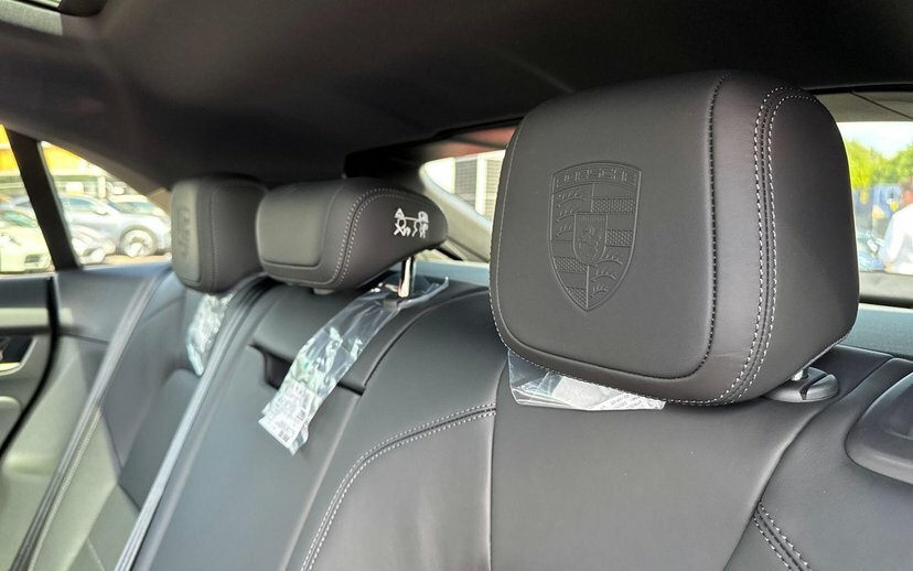 Porsche Macan 100Kwh Gts Black #30