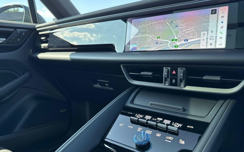 Porsche Macan 100Kwh Gts Black #16